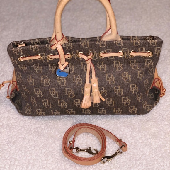 Dooney and Bourke crossbody bag - Picture 2 of 6